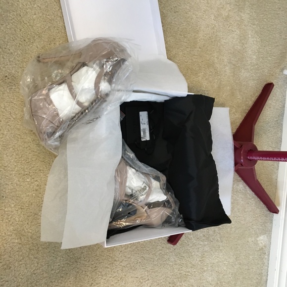 BNIB Versace sandal - size 9.5 - Picture 11 of 13